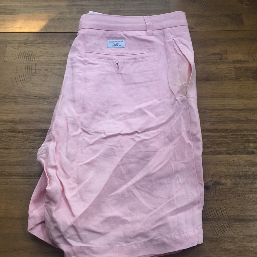 Vineyard vines pink shorts